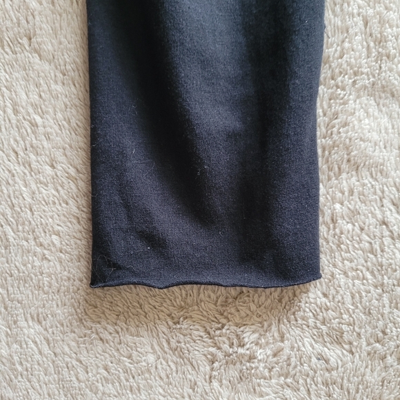 Aritzia mid rise cropped leggings size small - Picture 4 of 10